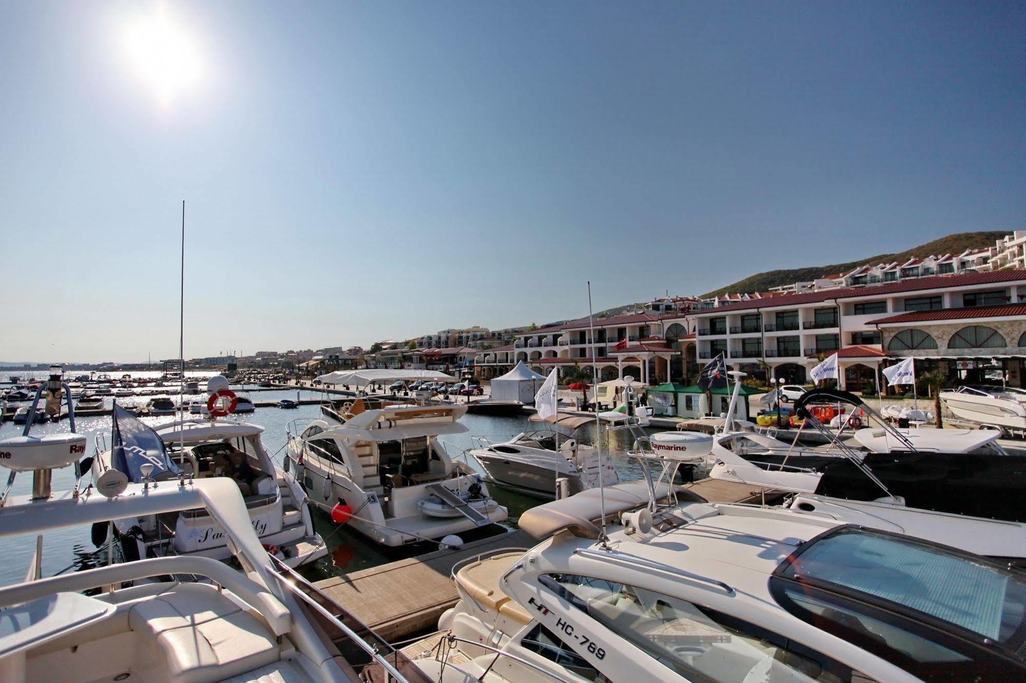 Diamond Apartments Sveti Vlas Esterno foto